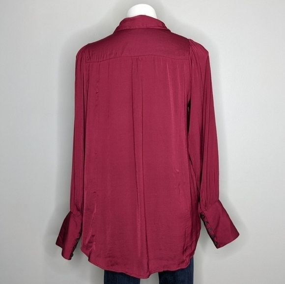 ✨3/$15 Free People red satin button up blouse S - Picture 5 of 9